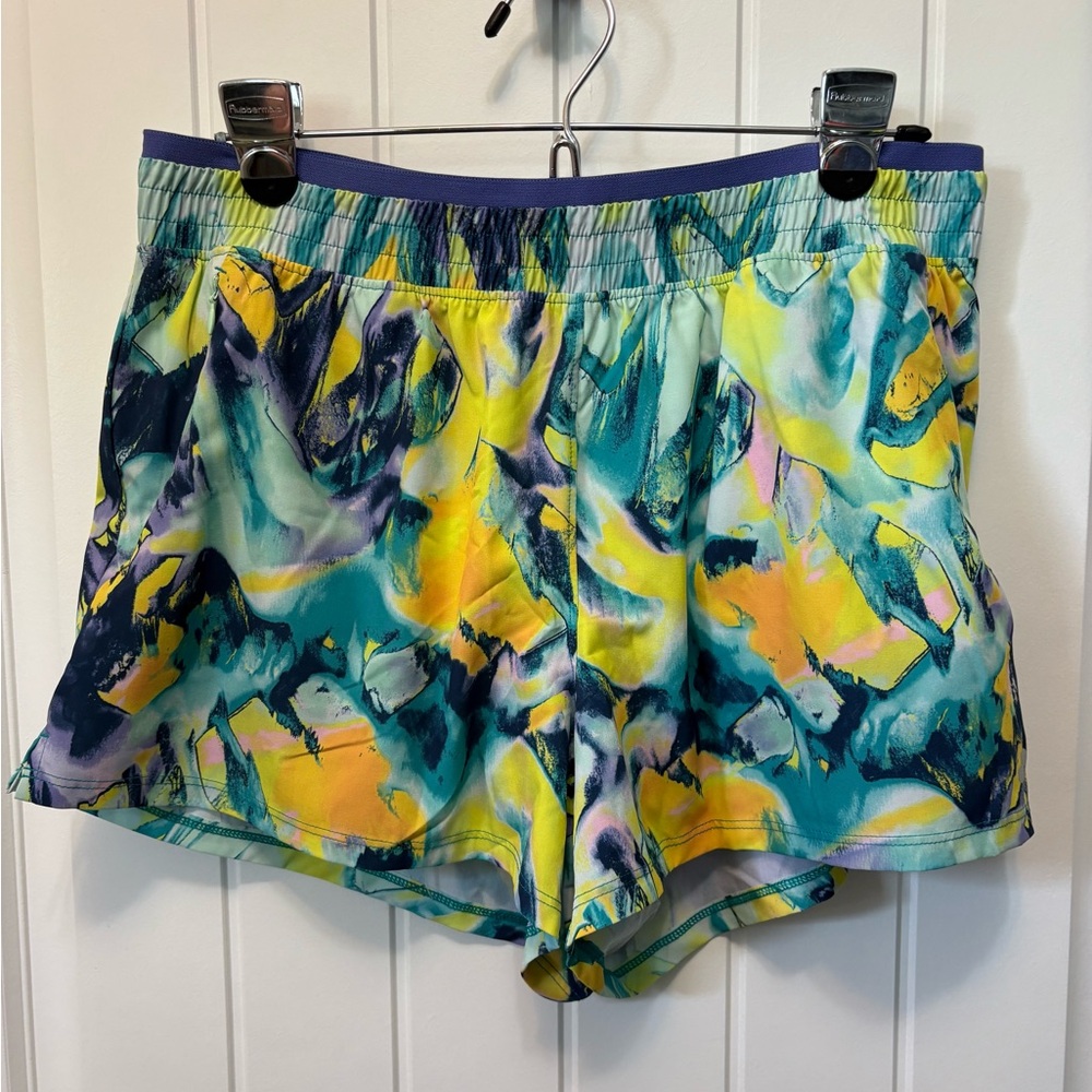 Tek Gear Colorful Abstract Print Athletic Shorts. Size Large.